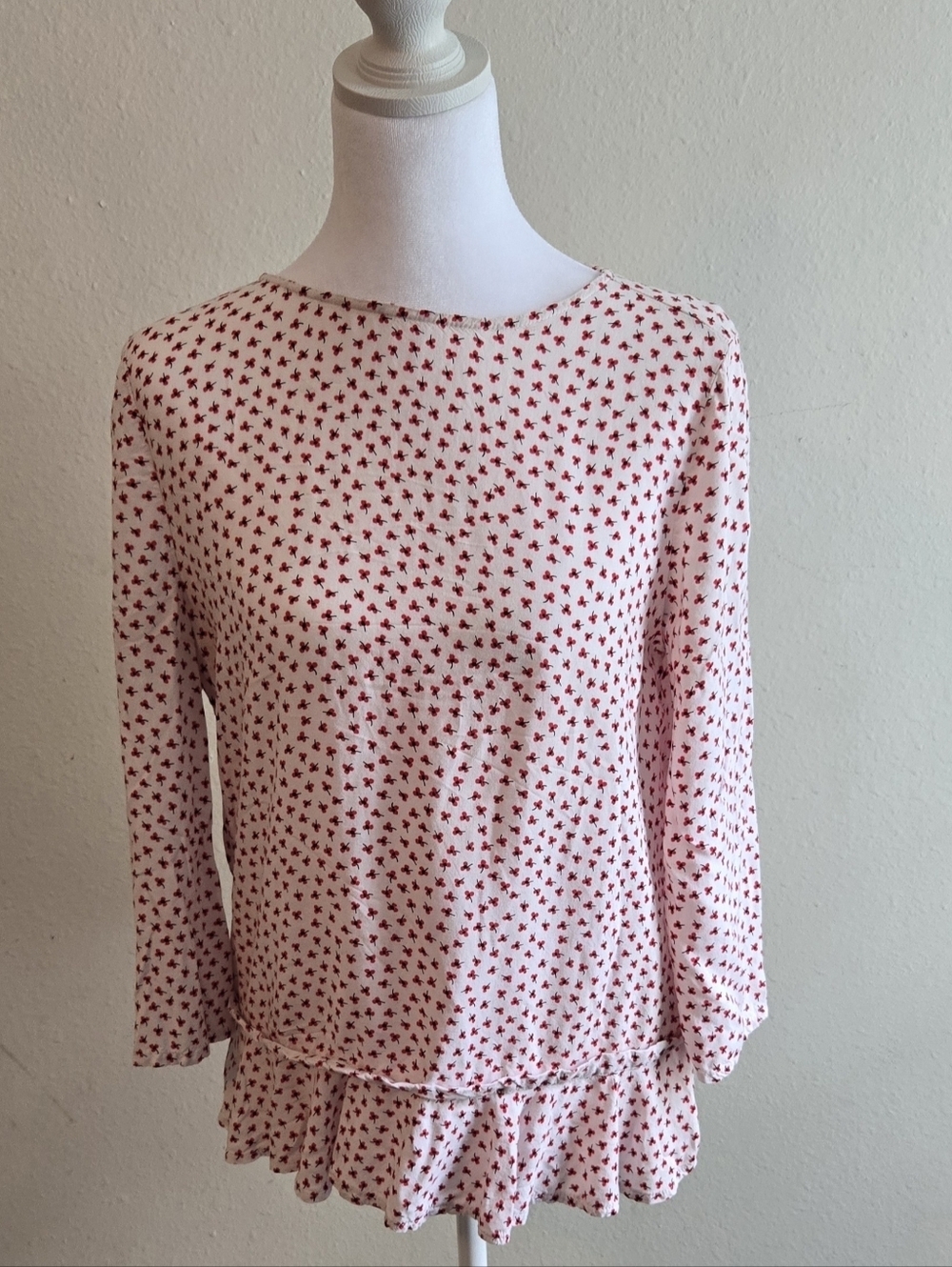 Beachlunchlounge Floral Red and White Blouse